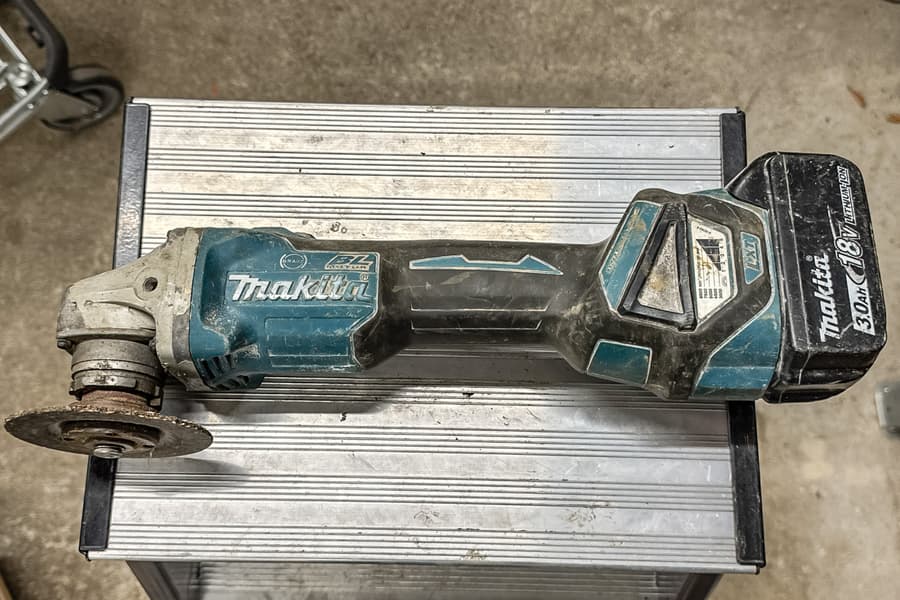 Akku Einhandwinkelschleifer Makita DGA513